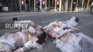 Spain: Topless FEMEN activists decry violence against women in Madrid