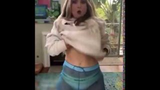JoJo just showed her titty on Instagram Live