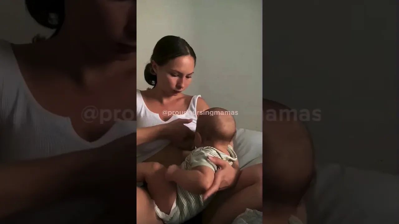 Nursing Mom nip Slip :07 secs