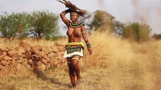 She is so smart! Ndebele culture – South Africa dance