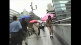 Bare Japanese Cutie Shows Off in Public