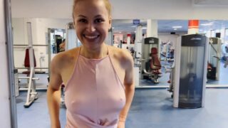 Lera pokies while skipping, see through close up from 0:47