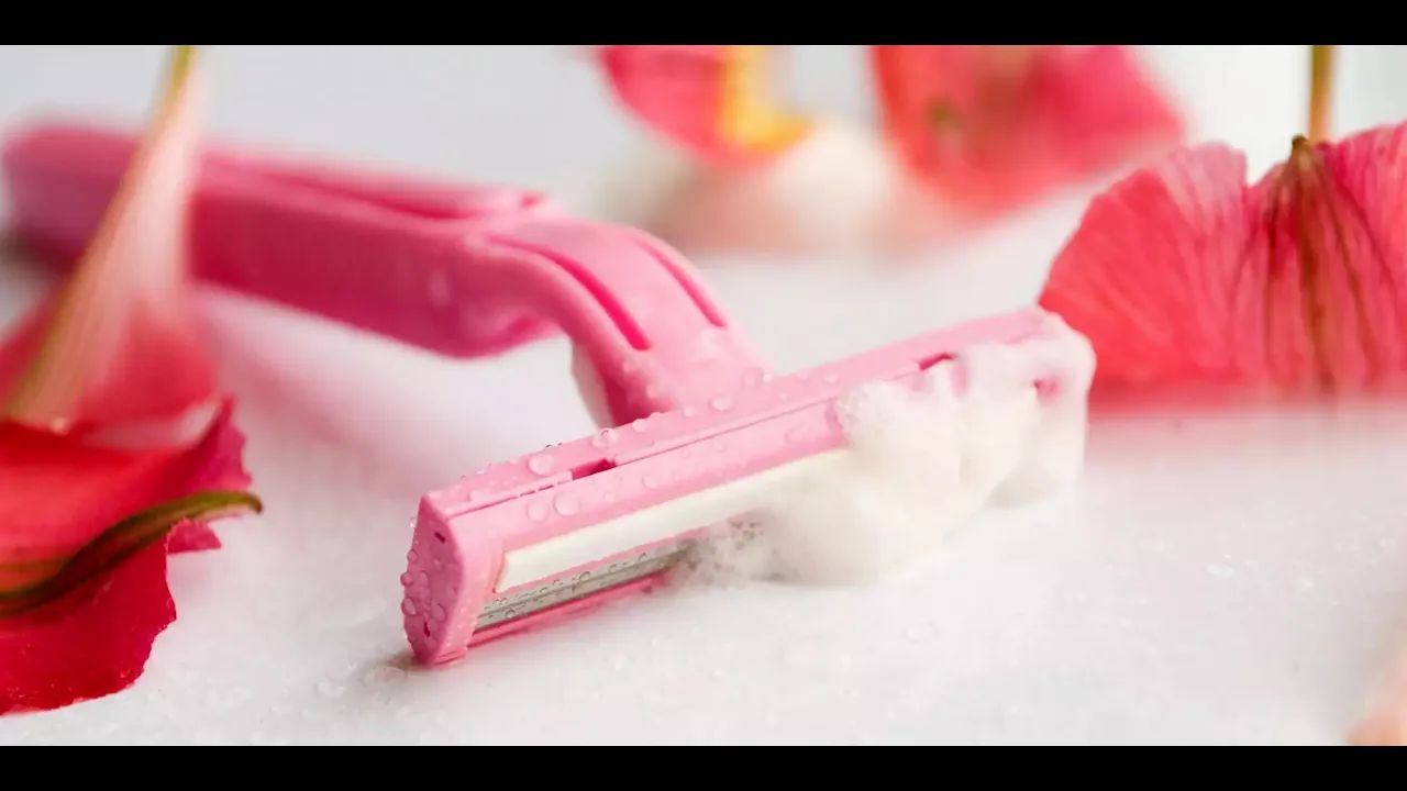 Hey, watch this girl shave her lady bits in HD YTboob