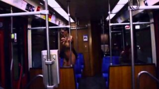 Riding the train naked (“Performanca e Milo Moire modelja e zhveshur ne tram”)