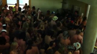 College kids are unbelievably excited to be naked at 0:05 in “UC Berkeley Naked Run Fall 2011”