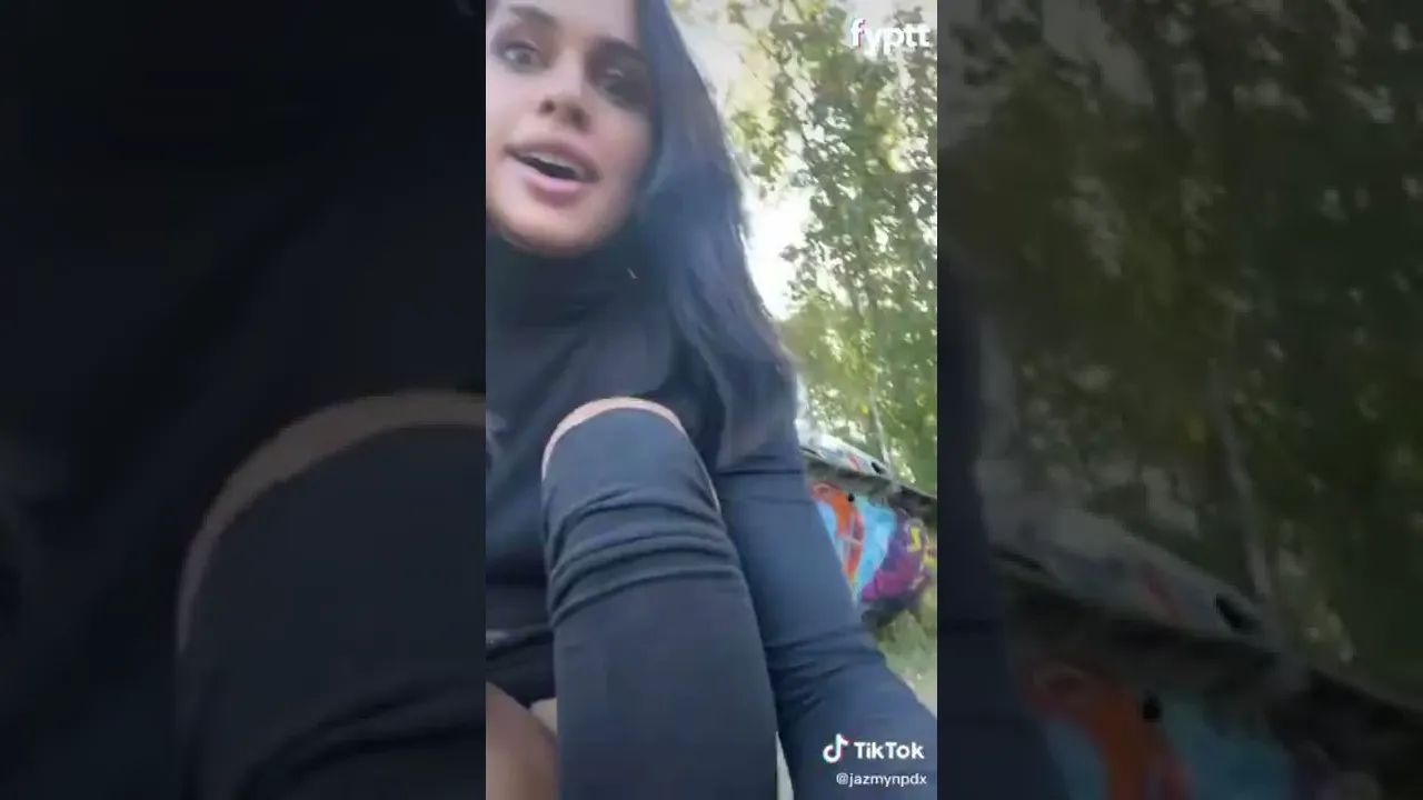 pussy slip tiktok no panty - YTboob