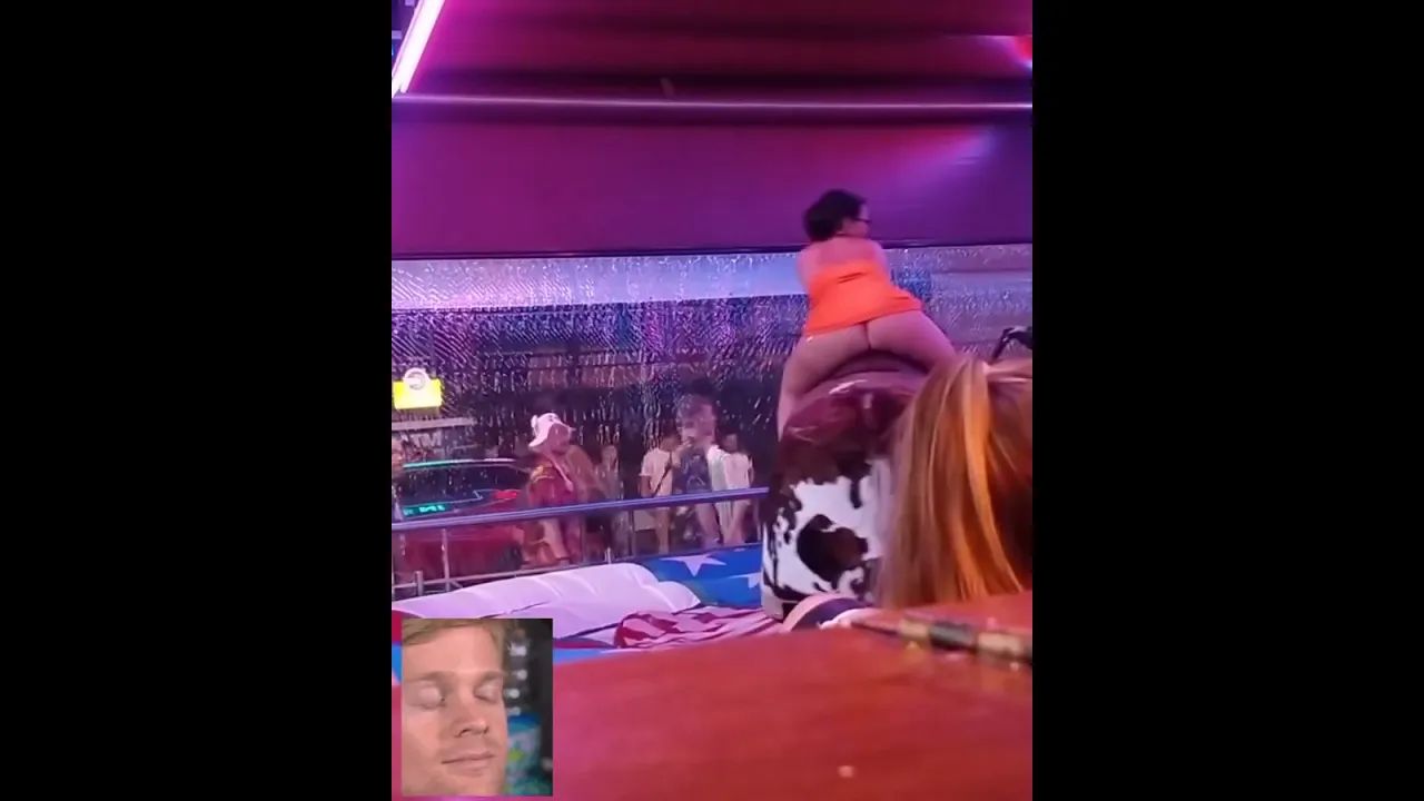 Noce Bullriding Girl - YTboob