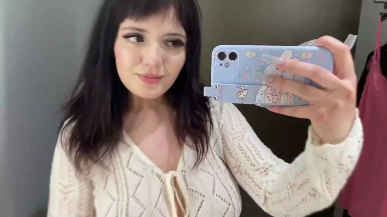 Youtuber Exposes Herself For Views You Won't Believe This Video ! - YTboob