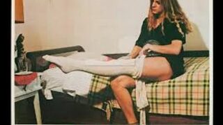 27:44 is one of several lesbian scenes in “O Olho Mágico do Amor 1981 Filme Nacional Completo”
