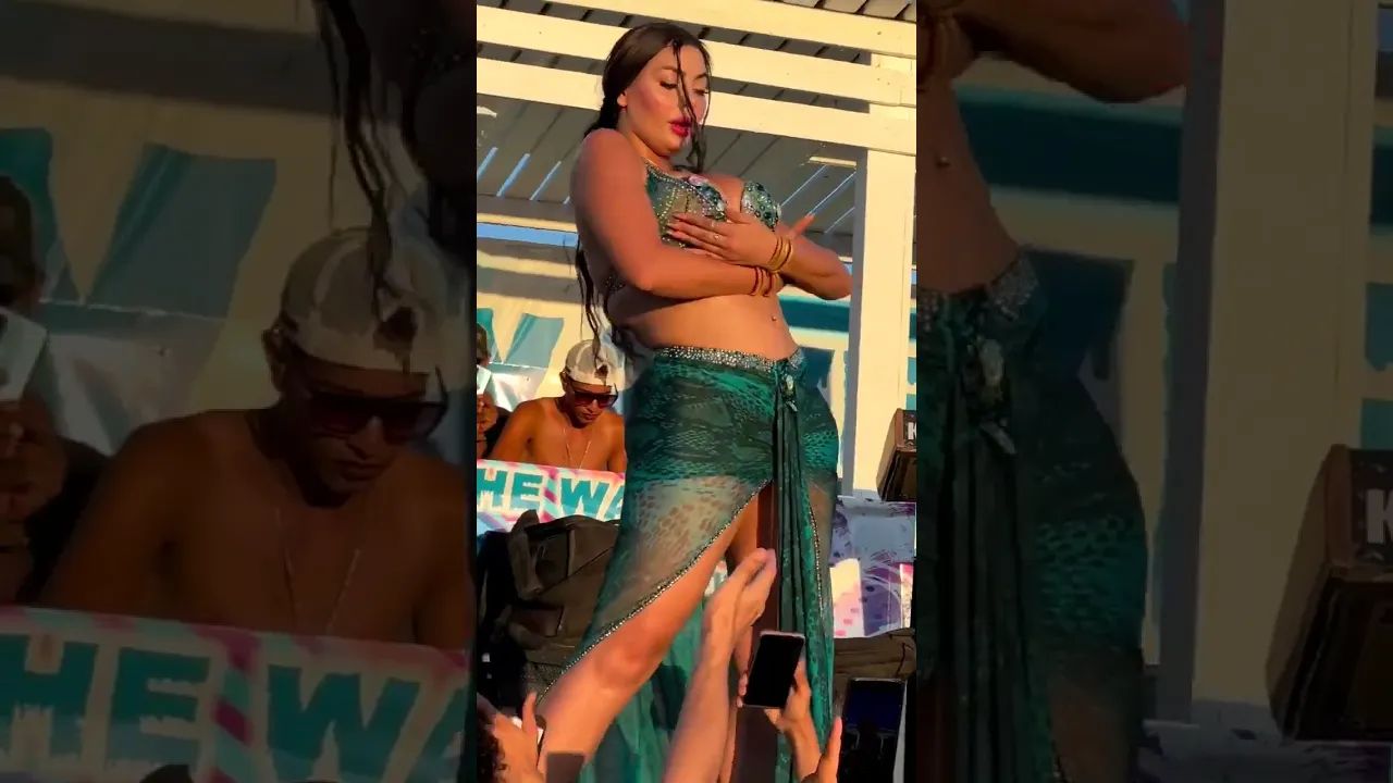 Belly Dancer Titties - YTboob