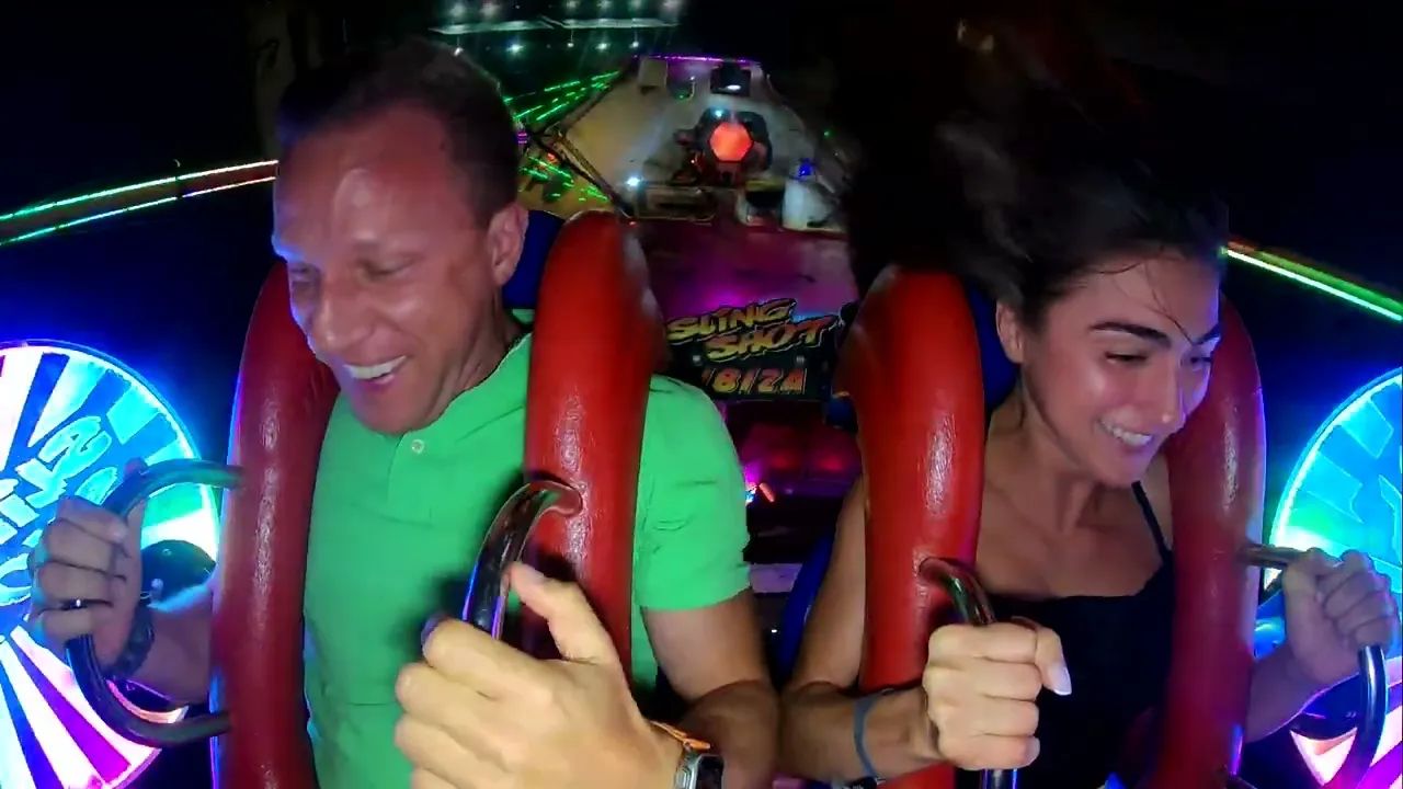 Slingshot Ride Big Boob Slip [0:25] - YTboob