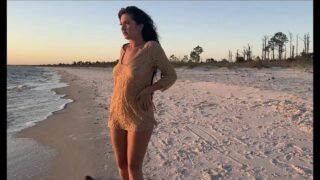 Beach sunset shoot with Art model Mattie