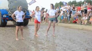 3 girls wet T-shirt public (old YT video)