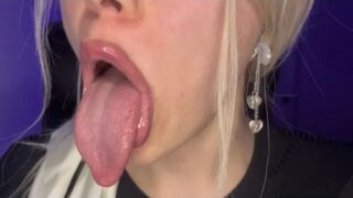 0:08 tongue tease