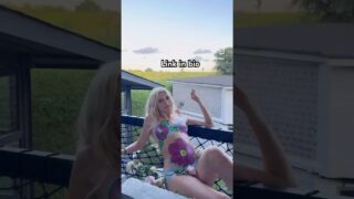 BODY PAINT COSPLAY NO BRA NO PANTIES #shortvideo #shorts #cosplay at 0:00