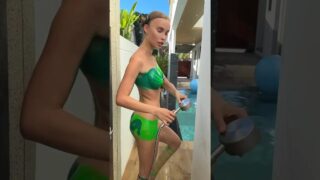 women body painting art #shorts #painting #trending #memes #bamboo1 #funny #toys #satisfying at 0:00