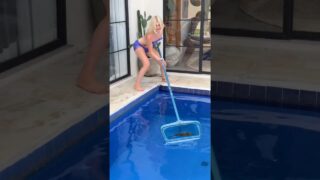 Girl Pool Water Clean #luna #blonde #poolbath at 0:00