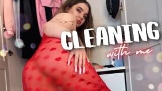 eliana cleans :01