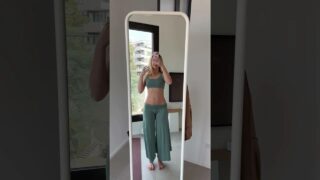 Do you like my yoga outfit?