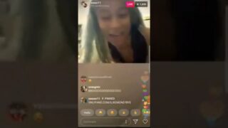 Girl on IG live fingering and with dildo 1:06