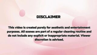 Pretty face, cute bald pussy. Starts @ 0:03