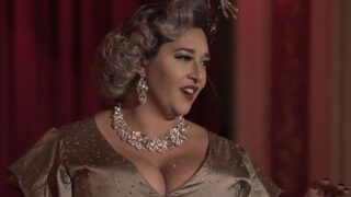 Kiki la Chanteuse Pre-show Bohemian Burlesque Festival (Full pre-show)
0:08 huge cleavage