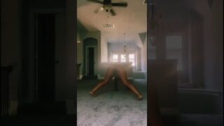 Big ass shaking 2:00