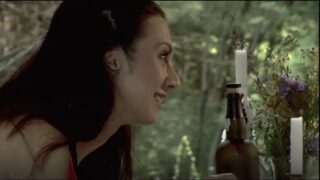 Nos Vies Privee.  French movie.(16:41)