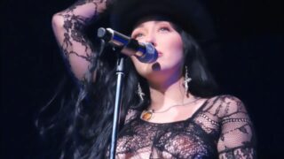 Noah Cyrus – July / see through shirt starts 0:03