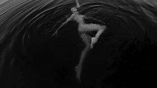 Naked woman 0:19