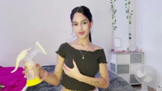 [4K] Breastfeeding with Sofi | 0:34, 0:56