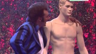 Natural Tits in mainstream TV Show 25:30 min
