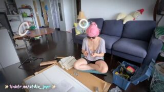 Downblouse nip slip from 0:30 to 1:10, watch the whole thing at 0.25x speed