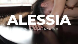Model Alessia posing naked for sketch