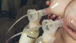 The Breastfeeding Pump 0:20 Tutorials, Nutrition and Daily Care Tips for Breastfeeding Moms V1P6