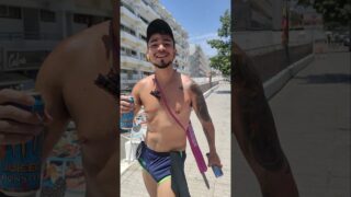 No mires pa’bajo 🍌🫣‼️ #leobulgari #bulge #gay #verano #maspalomas