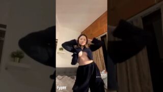 Tiktok girl naked ass 0:04