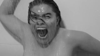 Slip at 00:56 in fan made psycho shower remake
