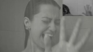 Slip at 00:14 in fan made psycho shower remake