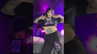 Underboob at 0:07