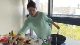 Angela应该是我们proudfox里面最会炒菜的了，今天带来一道木须鸡蛋 see through